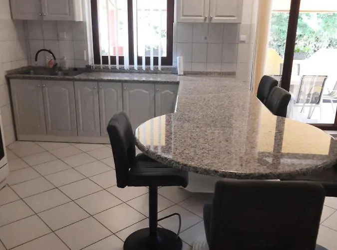 Modern Croatian House 普拉