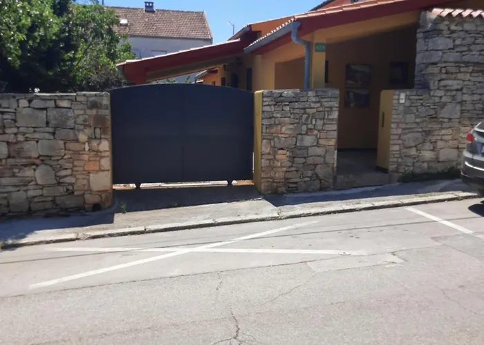 Modern Croatian House * 普拉