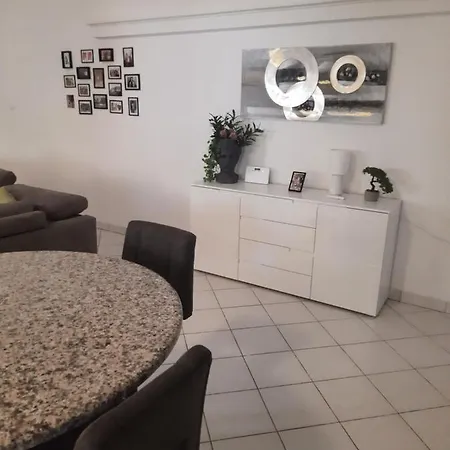 Modern With Garden & Terrace, 13 Min To Arena