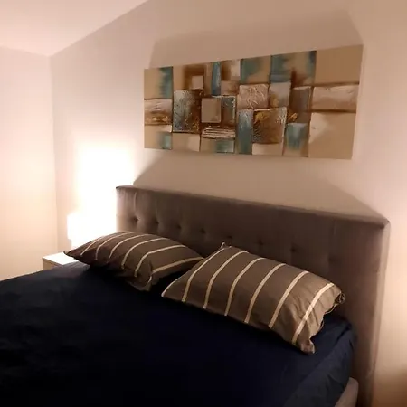 Modern With Garden & Terrace, 13 Min To Arena *
