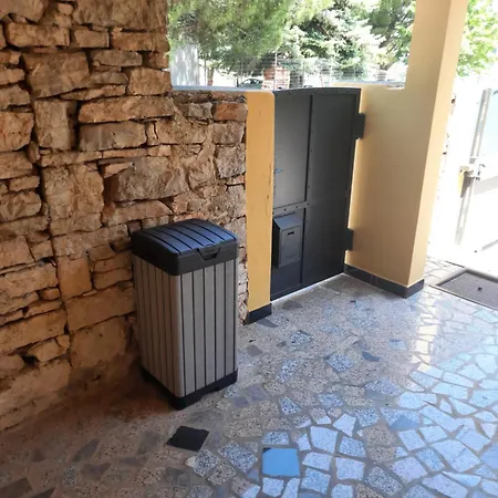 Modern With Garden & Terrace, 13 Min To Arena Pula
