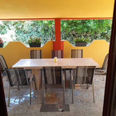 Modern With Garden & Terrace, 13 Min To Arena Villa