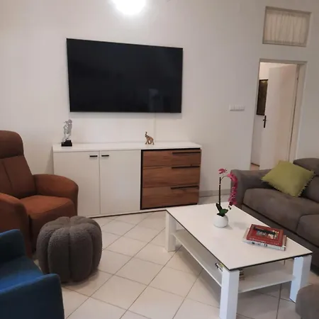 Modern With Garden & Terrace, 13 Min To Arena Villa *